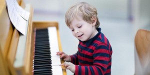 Cách-chọn-đàn-piano-cho-trẻ