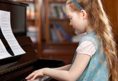 10 Lợi ích của việc học Piano đối với trẻ